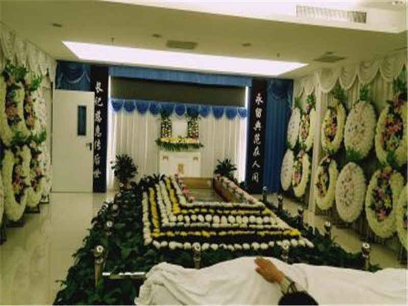 寿衣 <a href='http://www.aaavu.com' target='_blank' title='殡葬' ><strong>殡葬</strong></a>服务 <a href='http://www.aaavu.com' target='_blank' title='殡葬服务一条龙' ><strong>殡葬服务一条龙</strong></a>